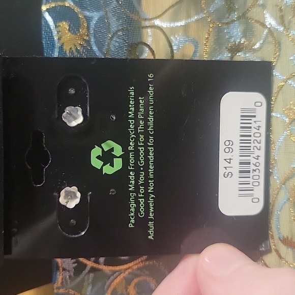 NEW Taramanda Women's Genuine Crystal And Pearl Drop Earrings With Gift Box - Picture 2 of 3